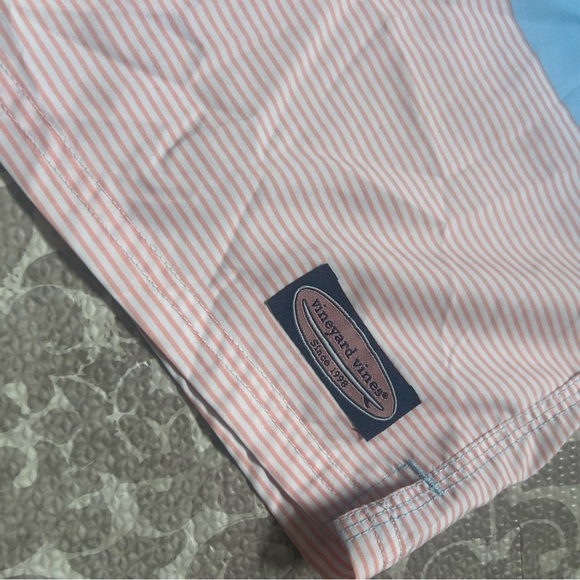 Vineyard vines swim trunks size XL - Picture 4 of 7